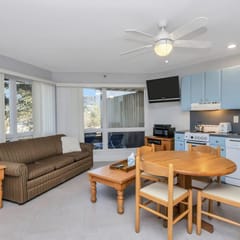 Unit 1011: Studio | 1st Floor-Garden View | Starfish