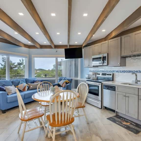 Unit 1021: Studio | 2nd Floor-Pool View | Starfish - Image 1