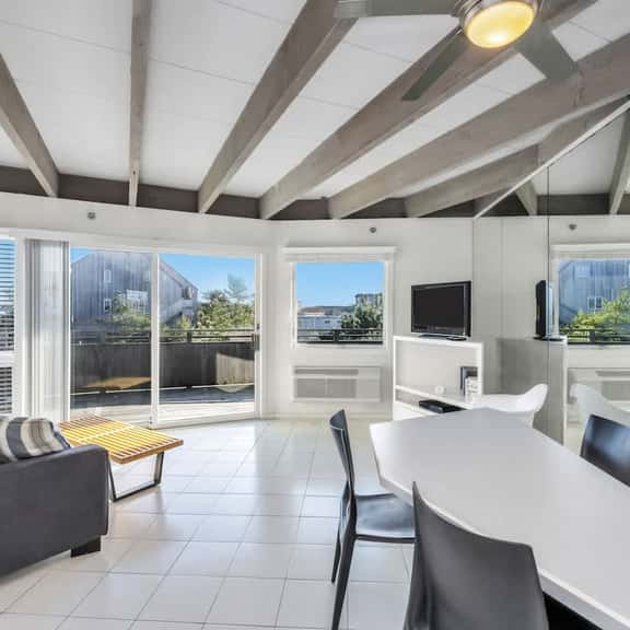Unit 1022: Studio | 2nd Floor-Pool View | Starfish - Image 1