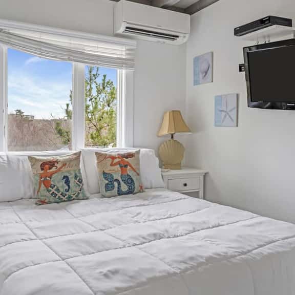 Unit 1311: Cottage | Garden View | Deuce - Image 1