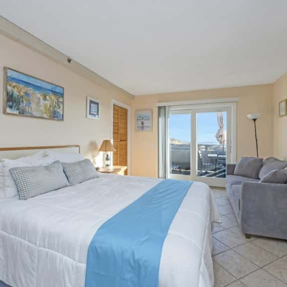 Unit 823: Studio | 2nd Floor-Ocean View | Osprey - Image 1